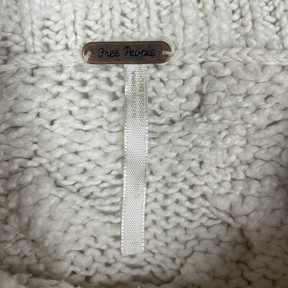 Free People Chunky Cable Knit Oversized Cowl Neck Pullover Sweater Cream Small - Picture 6 of 7